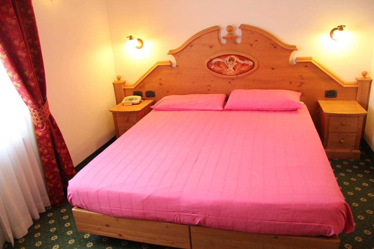 Hotel Lory Пинцоло Екстериор снимка